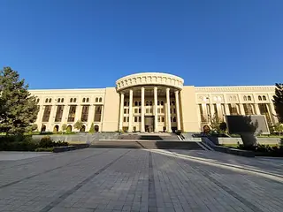 Здание: Государственная консерватория Узбекистана